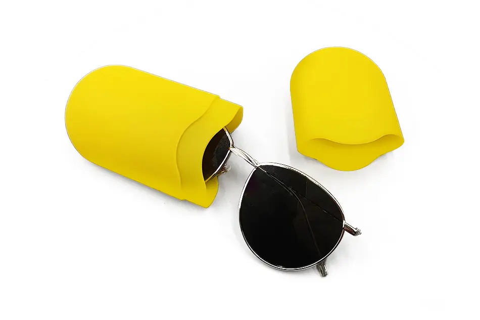 Universe Plastic Glasses Cases (1).jpg
